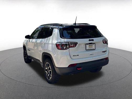 Bright White Clearcoat 2025 Jeep Compass Trailhawk