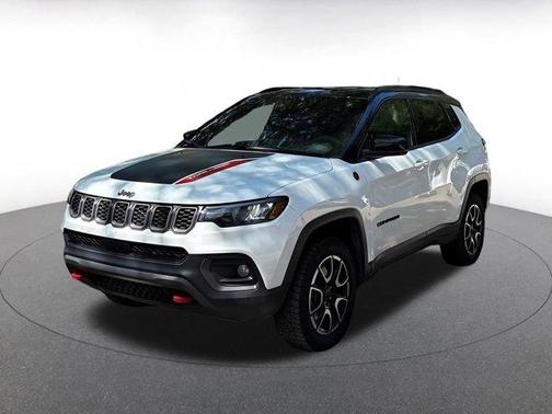 Bright White Clearcoat 2025 Jeep Compass Trailhawk