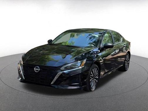 Super Black 2025 Nissan Altima SV FWD