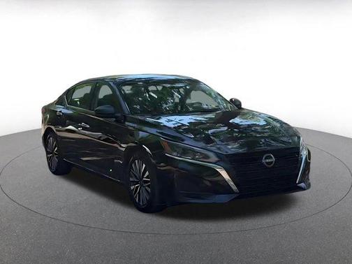 Super Black 2025 Nissan Altima SV FWD