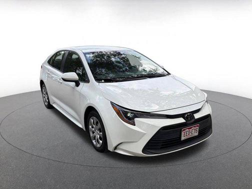 Ice Cap 2025 Toyota Corolla LE