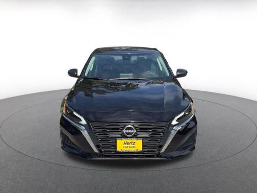 Super Black 2025 Nissan Altima SV FWD