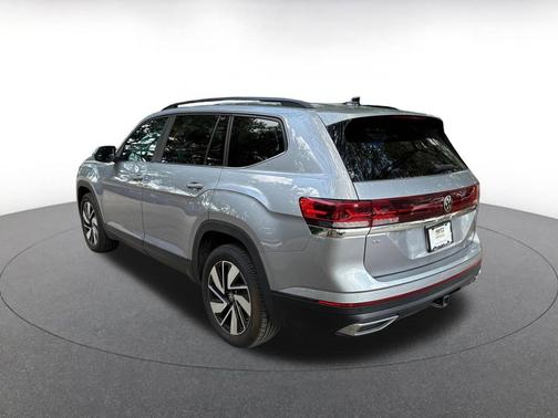 Silver Mist Metallic 2024 Volkswagen Atlas 2.0T SE w/Technology 4MOTION