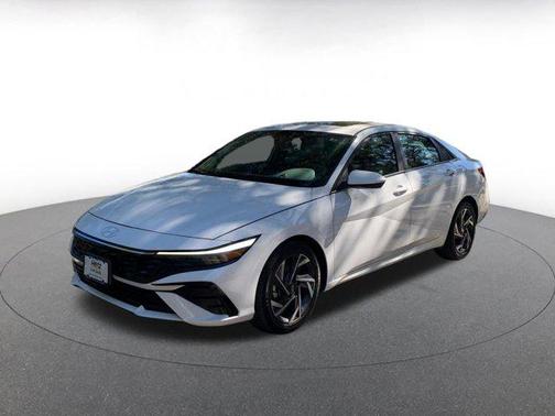 2025 Hyundai ELANTRA SEL