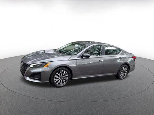 Gun Metallic 2025 Nissan Altima SV FWD