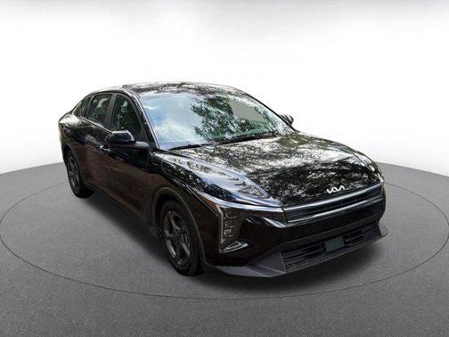 Aurora Black Pearl 2025 Kia K4 LXS