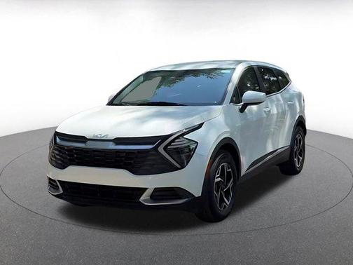 Snow White Pearl 2025 Kia Sportage LX