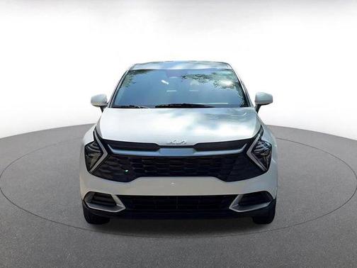 Snow White Pearl 2025 Kia Sportage LX