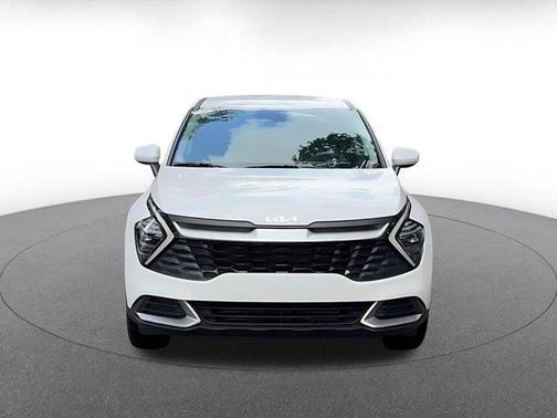 Glacial White Pearl 2025 Kia Sportage LX
