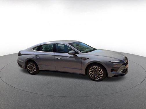 2025 Hyundai SONATA Hybrid SE