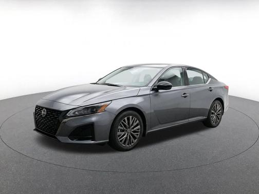 Gun Metallic 2025 Nissan Altima SV FWD