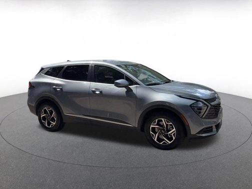 Everlasting Silver 2025 Kia Sportage LX