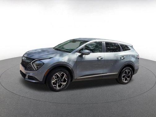 Everlasting Silver 2025 Kia Sportage LX