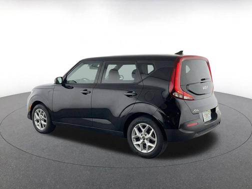 Fusion Black 2025 Kia Soul LX