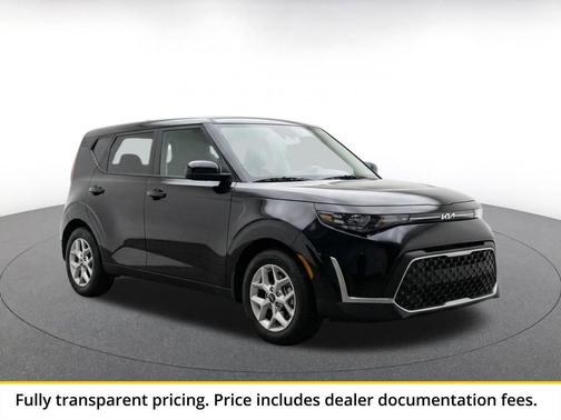 Fusion Black 2025 Kia Soul LX
