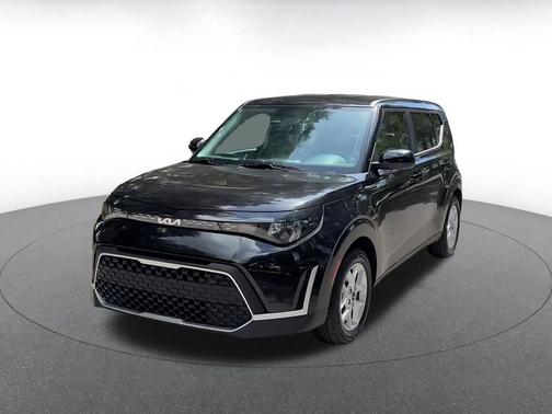 Fusion Black 2025 Kia Soul LX