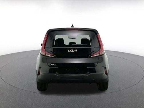 Fusion Black 2025 Kia Soul LX