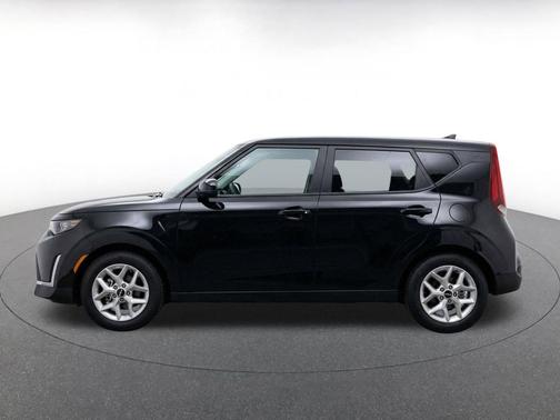 Fusion Black 2025 Kia Soul LX