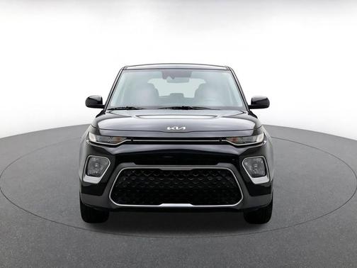 Fusion Black 2025 Kia Soul LX