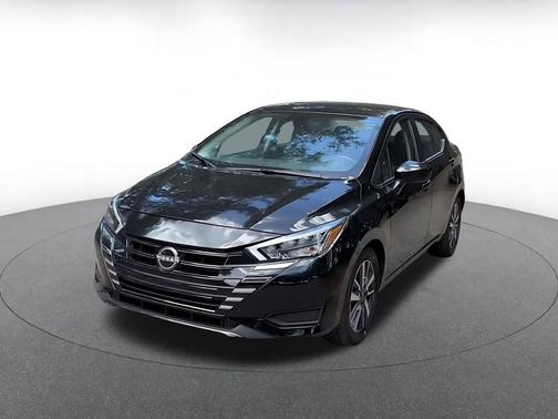 Super Black 2025 Nissan Versa 1.6 SV