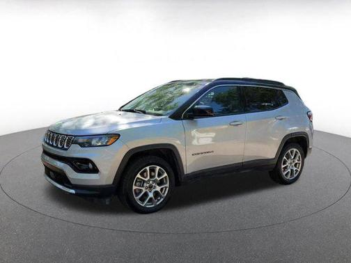 Silver Zynith Metallic Clearcoat 2025 Jeep Compass Limited