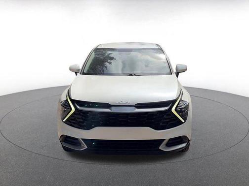 Snow White Pearl 2024 Kia Sportage LX