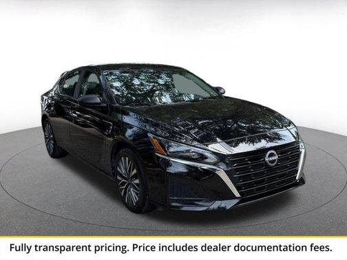 Super Black 2025 Nissan Altima SV FWD