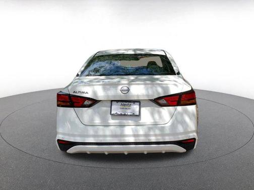 Glacier White 2025 Nissan Altima SV FWD