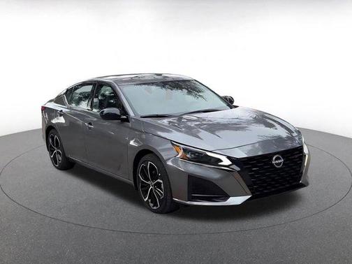 2025 Nissan Altima SR FWD