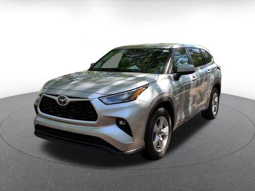 2025 Toyota Highlander LE