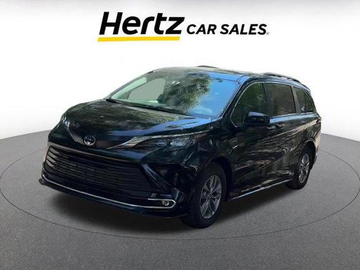 2024 Toyota Sienna XLE 8 Passenger