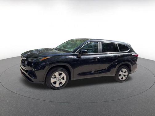 Midnight Black Metallic 2025 Toyota Highlander LE