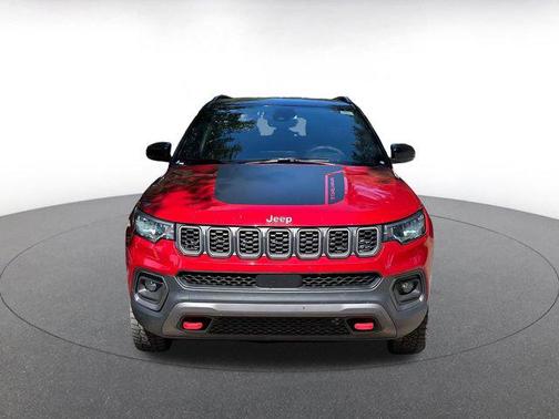 Red Hot Pearlcoat 2025 Jeep Compass Trailhawk