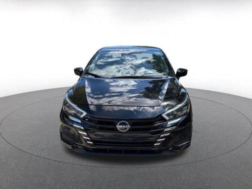 Super Black 2025 Nissan Versa 1.6 SV