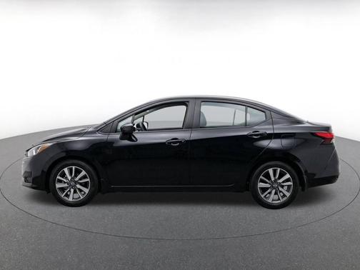 Super Black 2025 Nissan Versa 1.6 SV