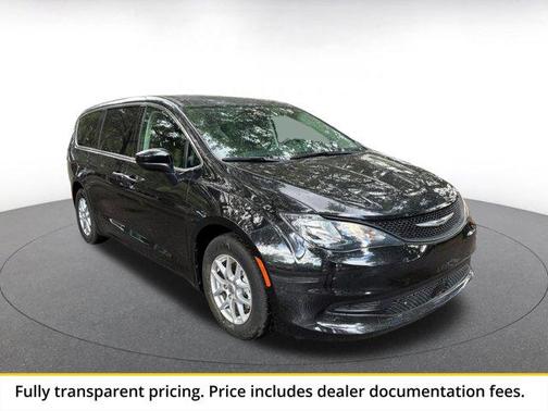 Brilliant Black Crystal Pearlcoat 2024 Chrysler Voyager LX