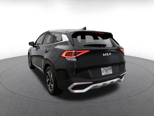Ebony Black 2025 Kia Sportage LX