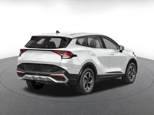 Snow White Pearl 2025 Kia Sportage LX