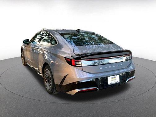 2025 Hyundai SONATA Hybrid SE