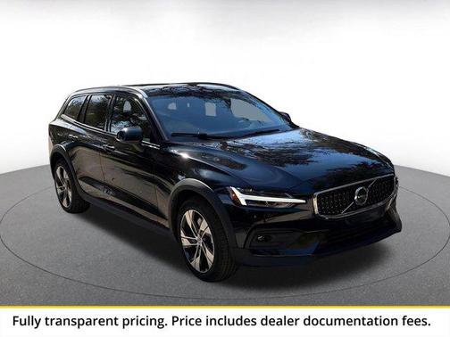 Onyx Black Metallic 2025 Volvo V60 Cross Country Plus, B5 AWD Gas (mild hybrid)