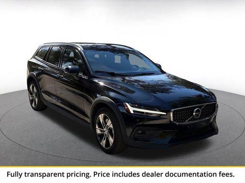 Onyx Black Metallic 2025 Volvo V60 Cross Country Plus, B5 AWD Gas (mild hybrid)