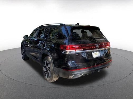 2025 Volkswagen Atlas 2.0T SE w/Technology 4MOTION