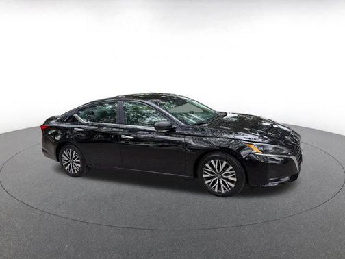 Super Black 2025 Nissan Altima SV FWD
