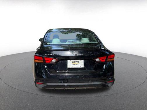 Super Black 2025 Nissan Altima SV FWD