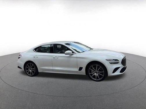 Uyuni White 2025 Genesis G70 2.5T AWD