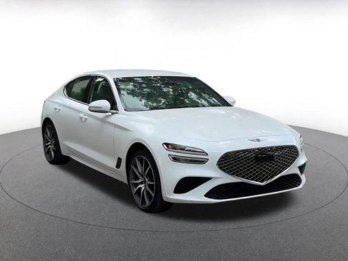 Uyuni White 2025 Genesis G70 2.5T AWD
