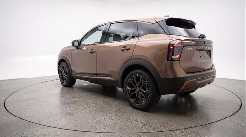 Canyon Bronze Metallic 2026 Nissan Kicks SR