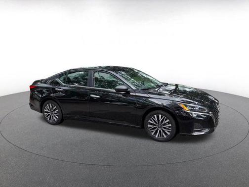 Super Black 2025 Nissan Altima SV FWD