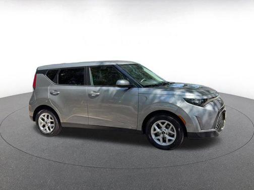 Steel Gray 2025 Kia Soul LX