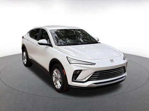 Summit White 2025 Buick Envista Preferred FWD